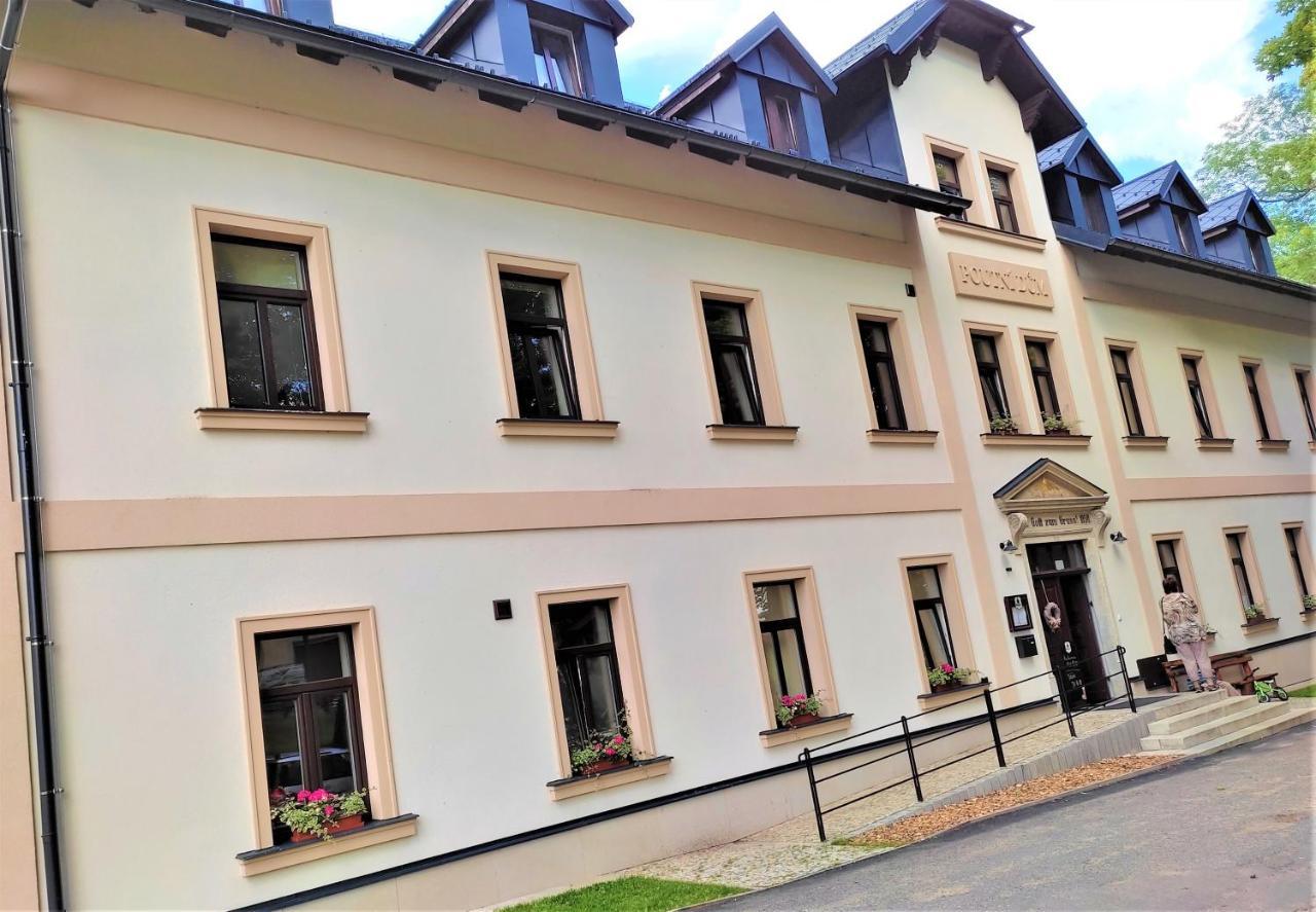 Hotel Poutni Dum Кралики Экстерьер фото