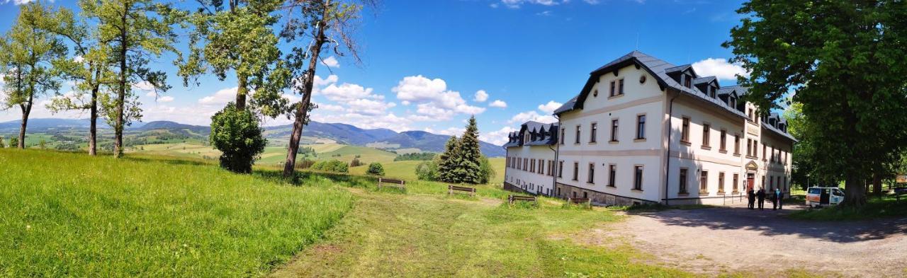 Hotel Poutni Dum Кралики Экстерьер фото