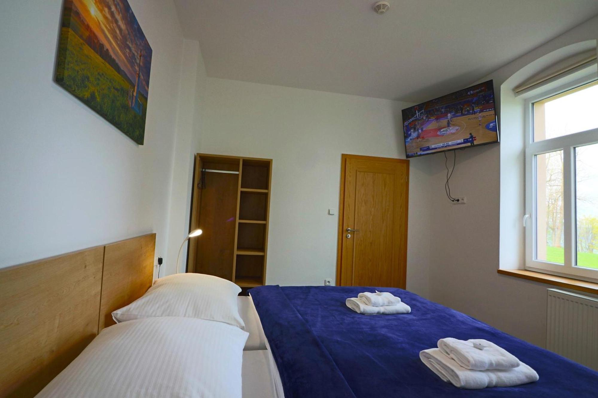 Hotel Poutni Dum Кралики Экстерьер фото